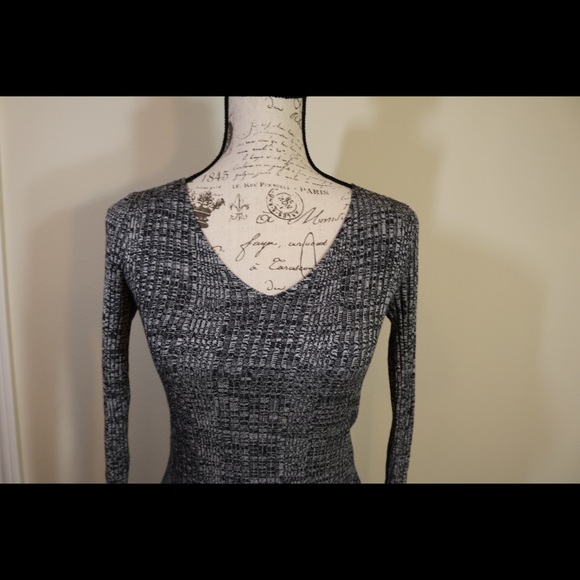 New with tags forever 21 fitted v neck sweater - Picture 3 of 7